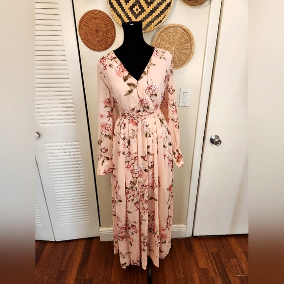 LAST ONE! Pink Floral V Neck Maxi Dress With Long Sleeves - Picture 2 of 10